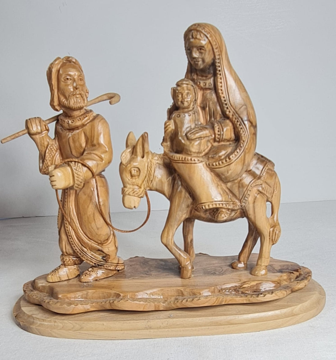 Olive Wood Flight Into Egypt Figure face Detailed C