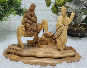 Olive Wood Flight Into Egypt Figure face Detailed B