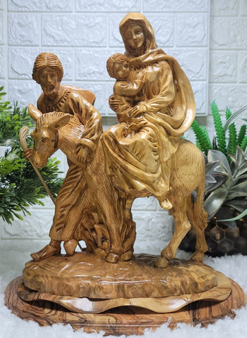 Olive Wood Flight Into Egypt Figure face Detailed D
