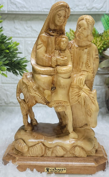 Olive Wood Flight Into Egypt Figure face Detailed A