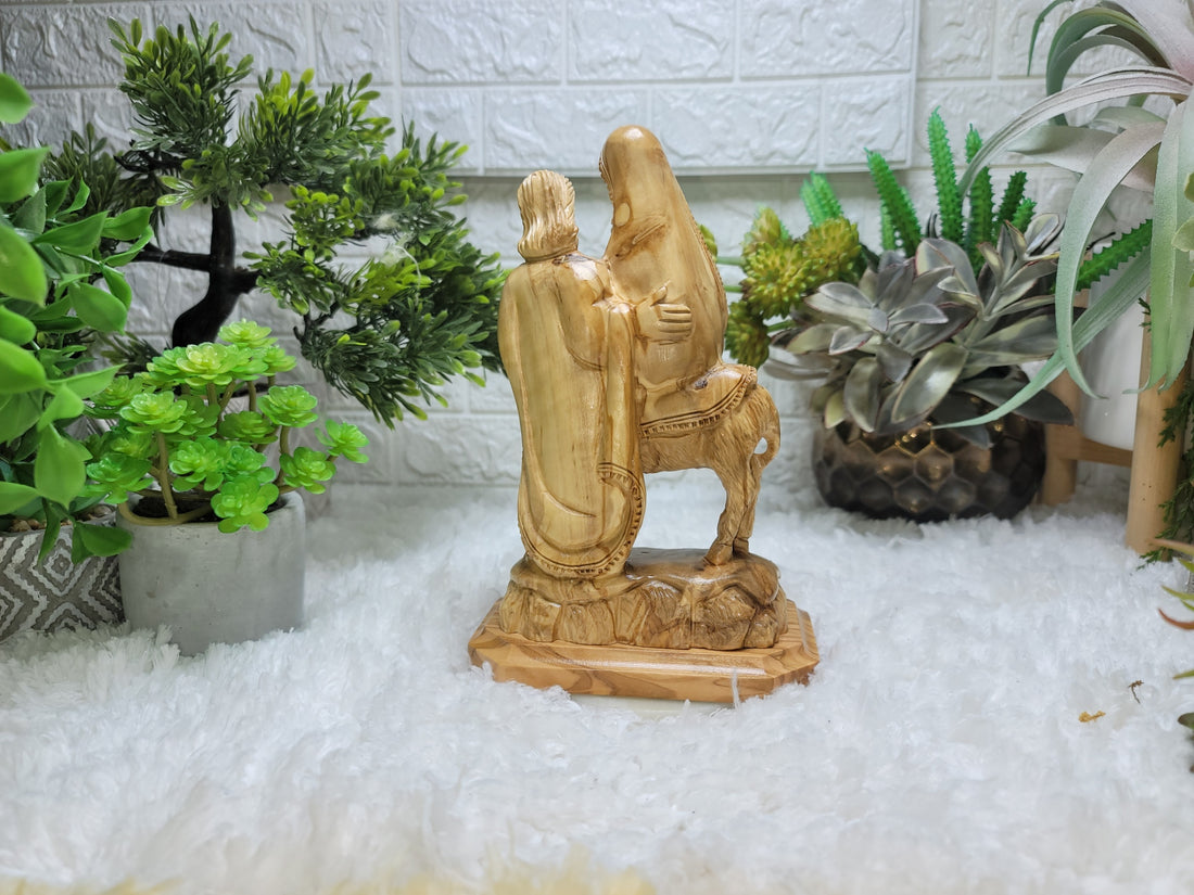 Olive Wood Flight Into Egypt Figure face Detailed A