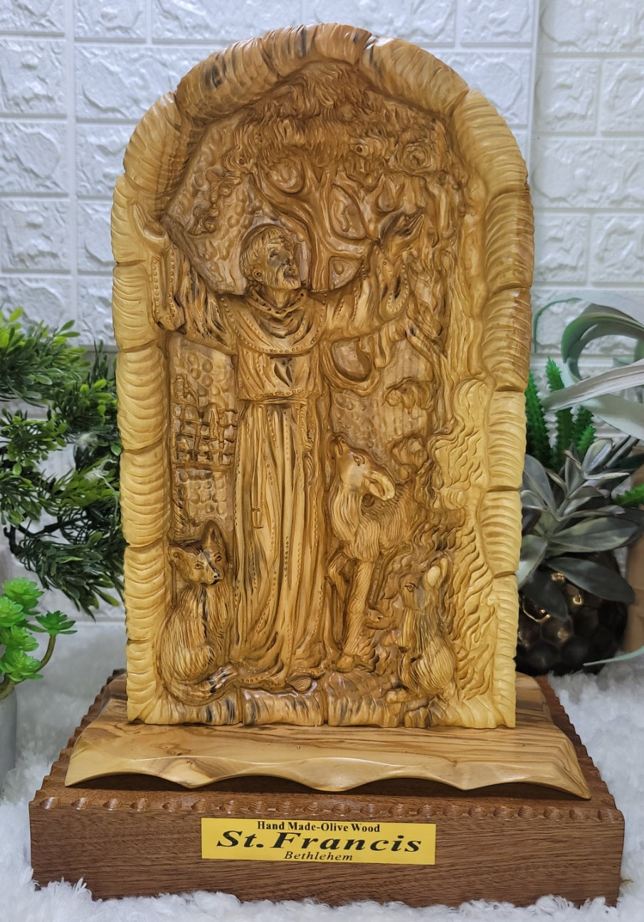 Saint Francis knocking the door