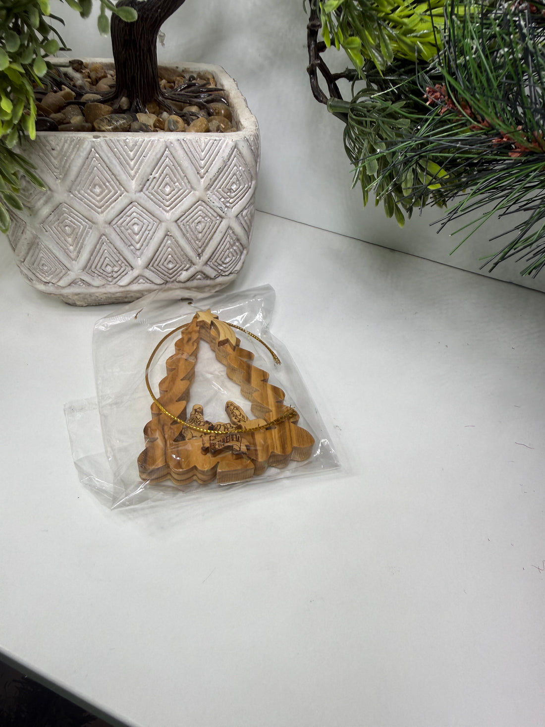 Olive Wood Ornament_Christmas Tree with Nativity Scene