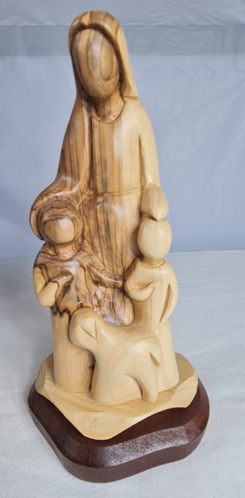 Hand Carved Olive Wood Faceless statue of Jesus with the Children and Lamb