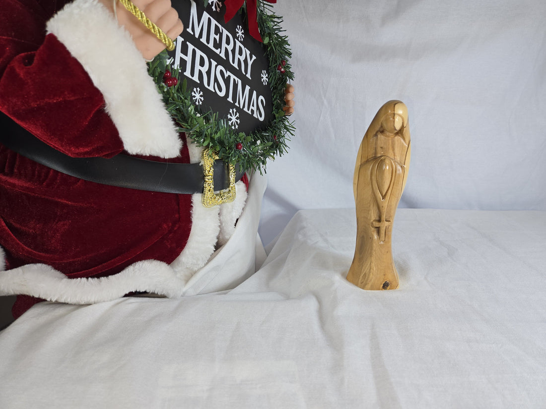 Blessed Mary holding Rosary B